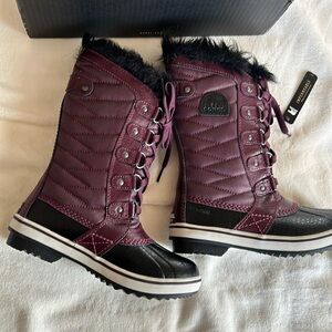 NWT in box Sorel waterproof tall boots for girls